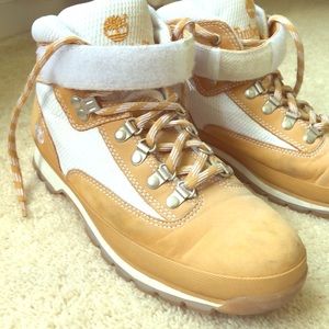 Men’s Timberland boots tan/white size 9